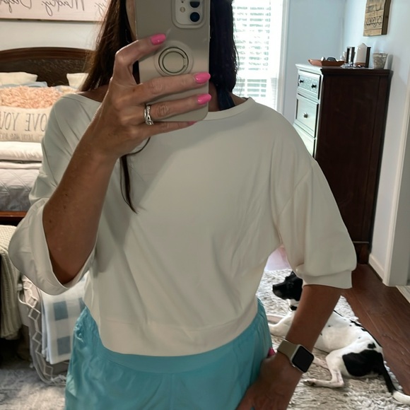 Old Navy Active Wear Cropped 1/2 Sleeve Lightweight Sweatshirt Size M - Picture 3 of 9